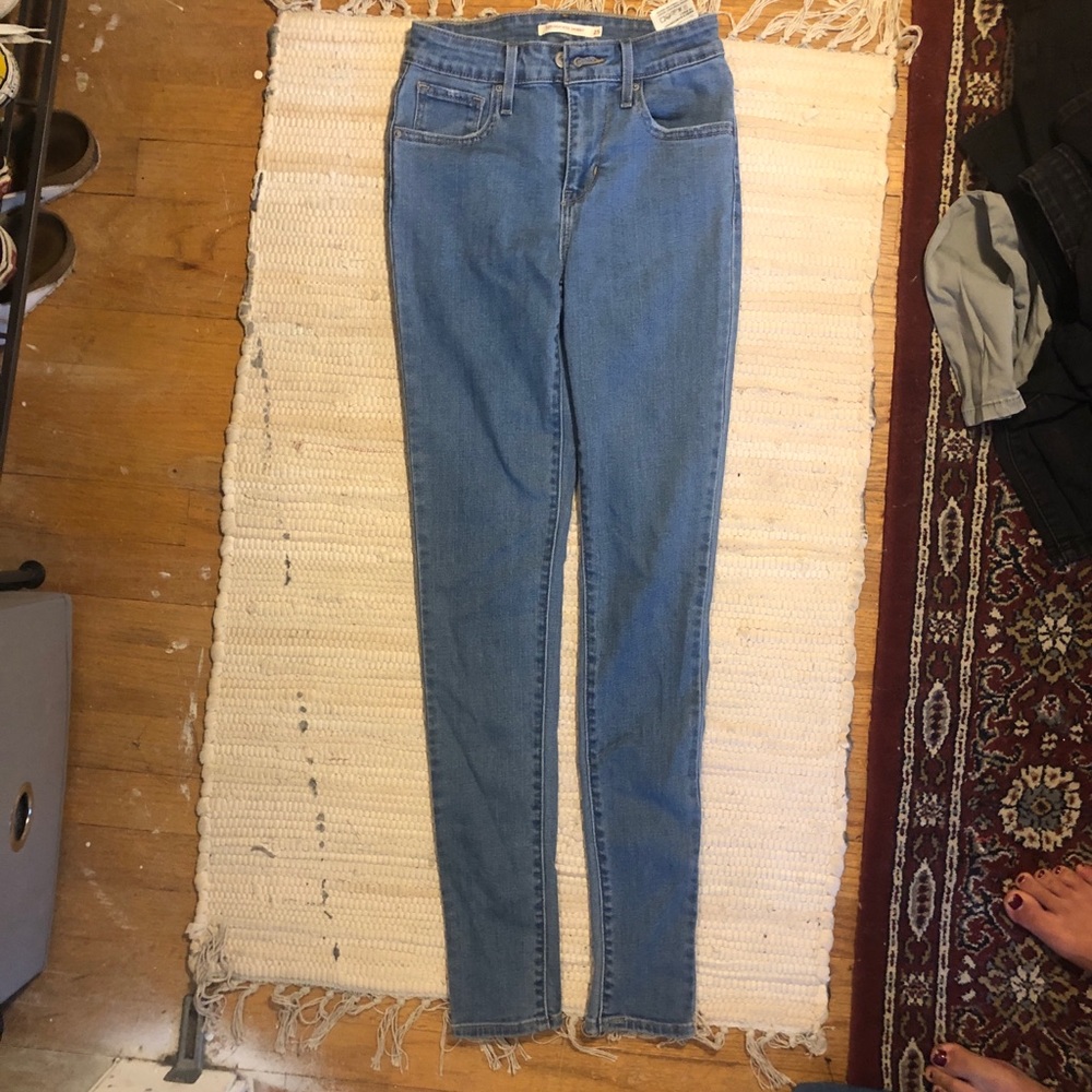 Levi’s High Rise Skinny Jean - Size 25